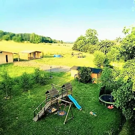 Górski Zakątek: Rodzinne Agroturystyczne Schronisko Z Basenem Mirsk