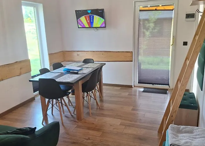 W Górach Izerskich 4 I 6 Osobowy, Agroturystyka, żywe Zwierzęta, W Pełni Wyposażone, Plac Zabaw Dla Dzieci, Ognisko Z Kijkami I Rusztem, Ogrzewanie I Klimatyzacja, Latem Basen *