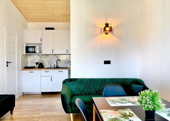 W Górach Izerskich 4 I 6 Osobowy, Agroturystyka, żywe Zwierzęta, W Pełni Wyposażone, Plac Zabaw Dla Dzieci, Ognisko Z Kijkami I Rusztem, Ogrzewanie I Klimatyzacja, Latem Basen Mirsk