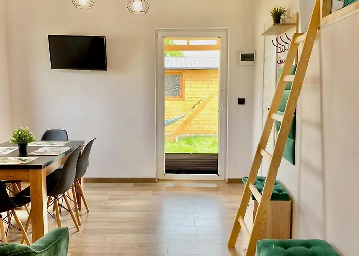 W Górach Izerskich 4 I 6 Osobowy, Agroturystyka, żywe Zwierzęta, W Pełni Wyposażone, Plac Zabaw Dla Dzieci, Ognisko Z Kijkami I Rusztem, Ogrzewanie I Klimatyzacja, Latem Basen * Mirsk